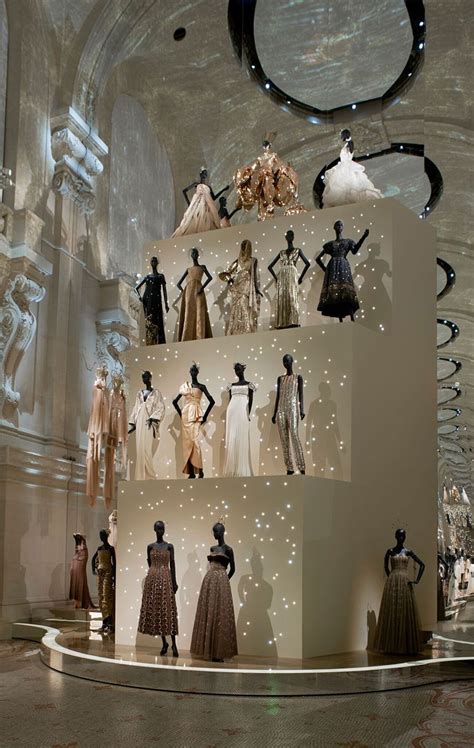 exposition dior musee des arts decoratifs|Dior couturier.